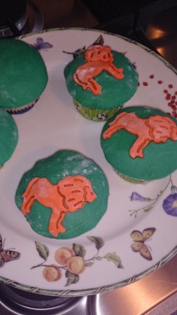 en klaar smullen maar voetbalcakejes 2014